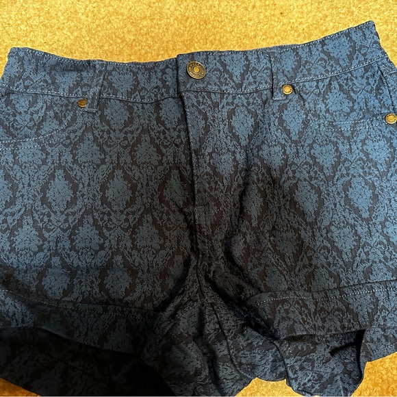 WOMEN SHORTS HIGH RISE - Picture 4 of 9